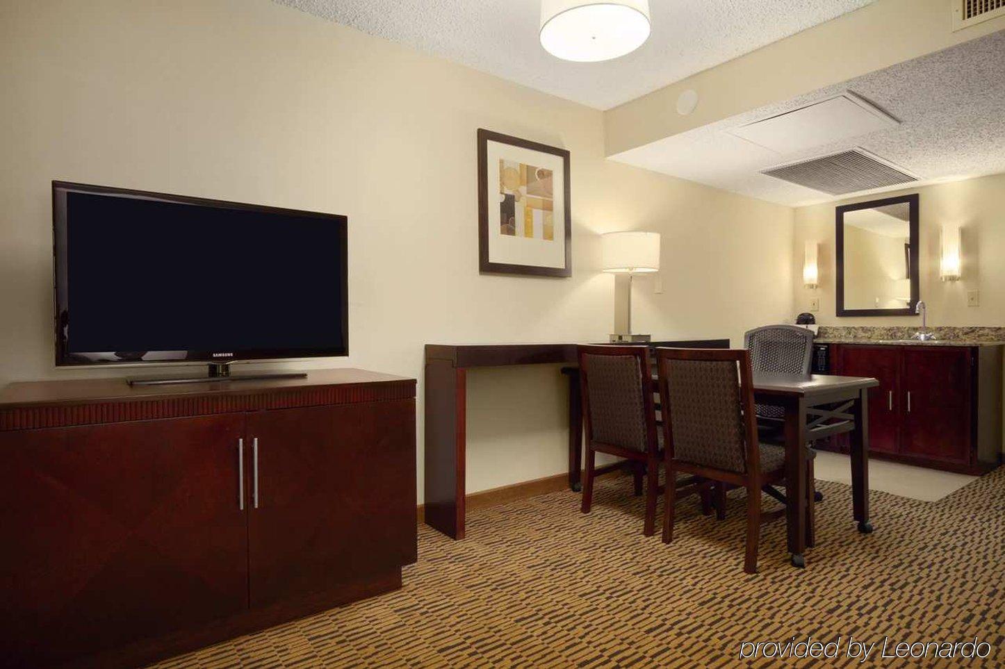 Embassy Suites By Hilton Dallas Market Center Zimmer foto